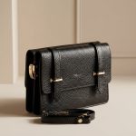 کیف دوشی زنانه چرم طبیعی (طرح فلوتر - رنگ مشکی)